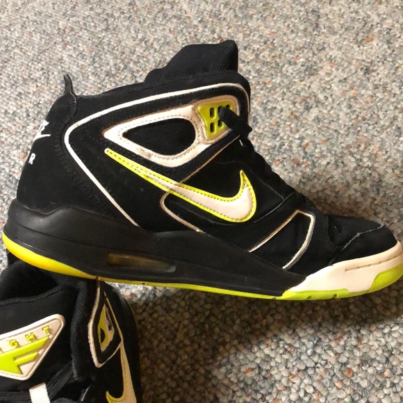 Nike Shoes - Nike basketball black air flight sneakers